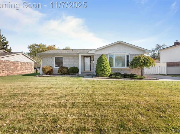 18365 Winwood Ave, Brownstown, MI 48193