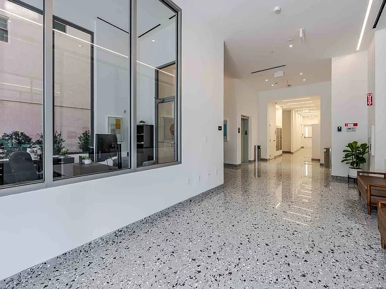 The Anamar at Collins Park — Photo 25