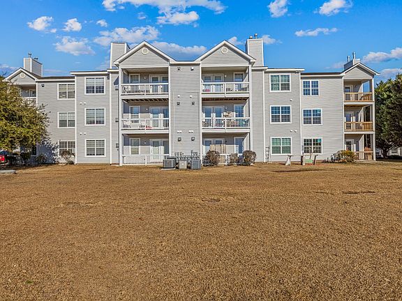 5th image of 264 Waterdown Dr APT 5