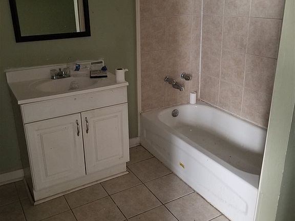 3rd image of 1130 Glen Erin St