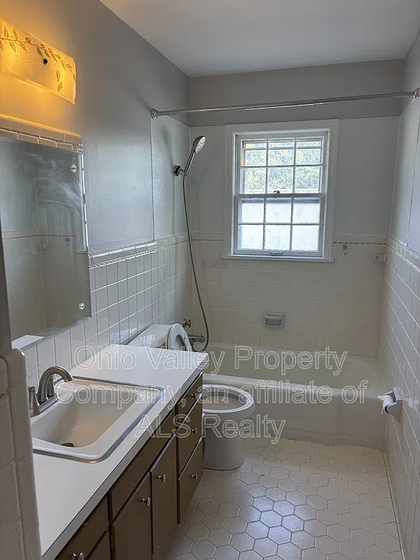 2 bed, 2.0 bath, 1350 sqft, $1,395 — Photo 2