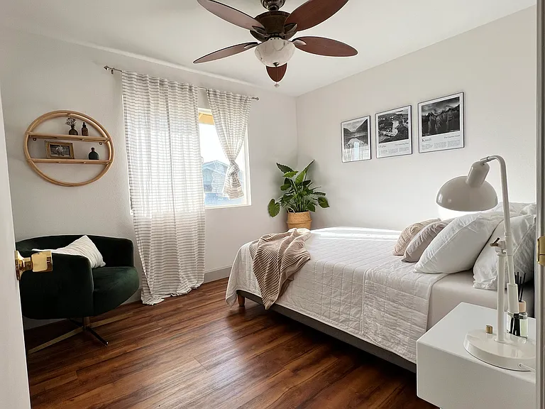 Example of secondary room furnished