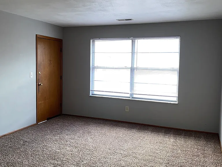 1810 N Belt W #1C — Photo 8