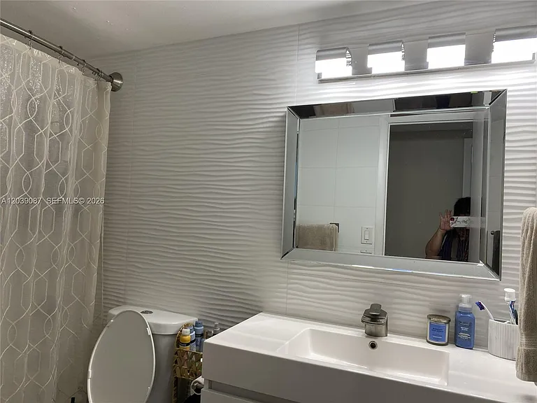 1455 N Treasure Dr #6N — Photo 25