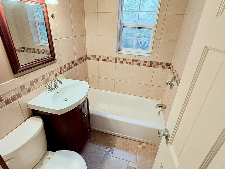 732 Clarendon Pl — Photo 10