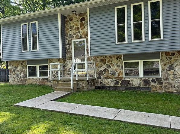 713 Petit Ln