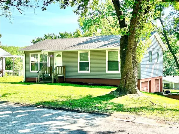 2401 Ivy Ct, Saint Joseph, MO 64503