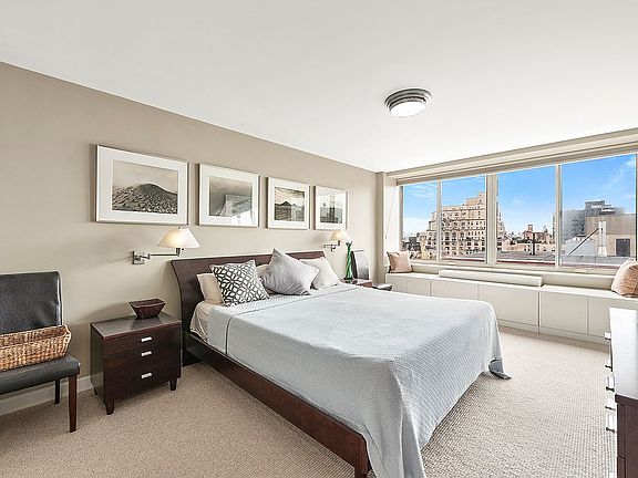4th image of 250 W 90th St #Ph1e