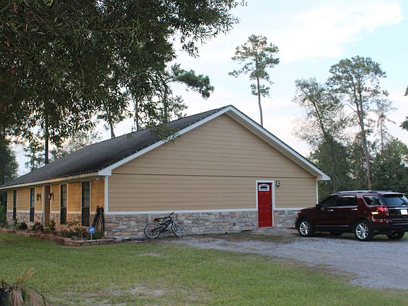 2nd image of 5882 Woodridge Dr
