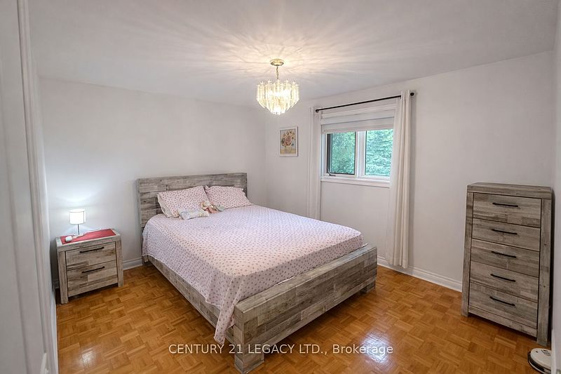 Toronto House for rent - 4 Bedrooms — photo 11