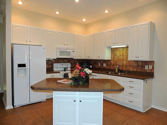 3rd image of 6549 Lantana Dr