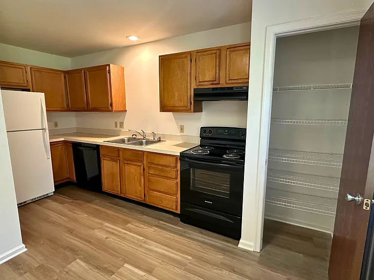 108 Bradford Dr — Photo 13