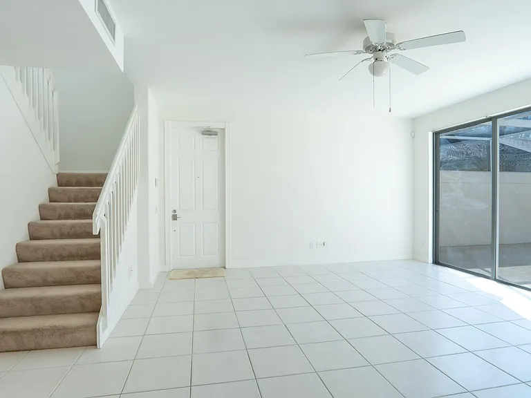 186 Soriano Dr — Photo 16