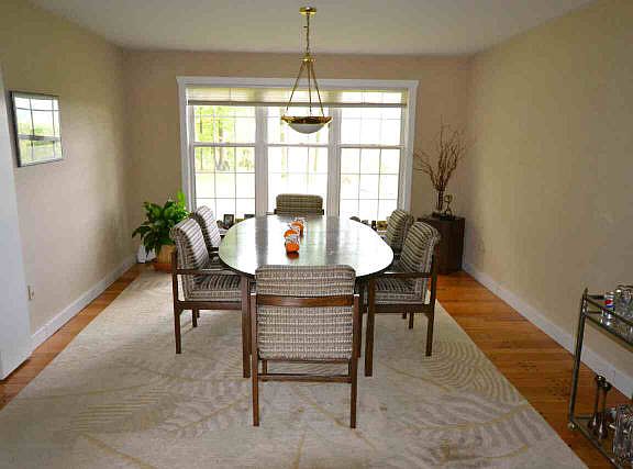 5th image of 15 Greenwood Ln