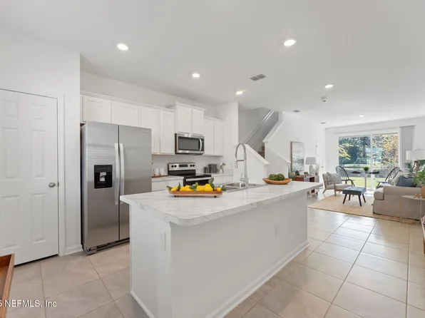 8330 ASTEROID Street, Jacksonville, FL 32256