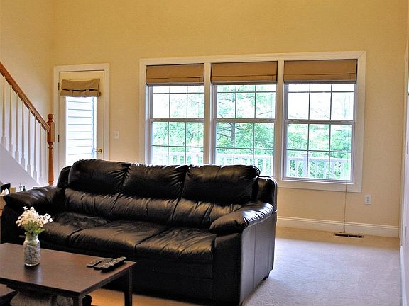 2nd image of 420 Oaktree Blvd