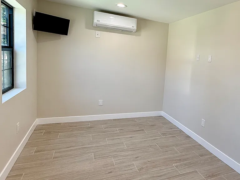 10304 Virginia Ave #B — Photo 6
