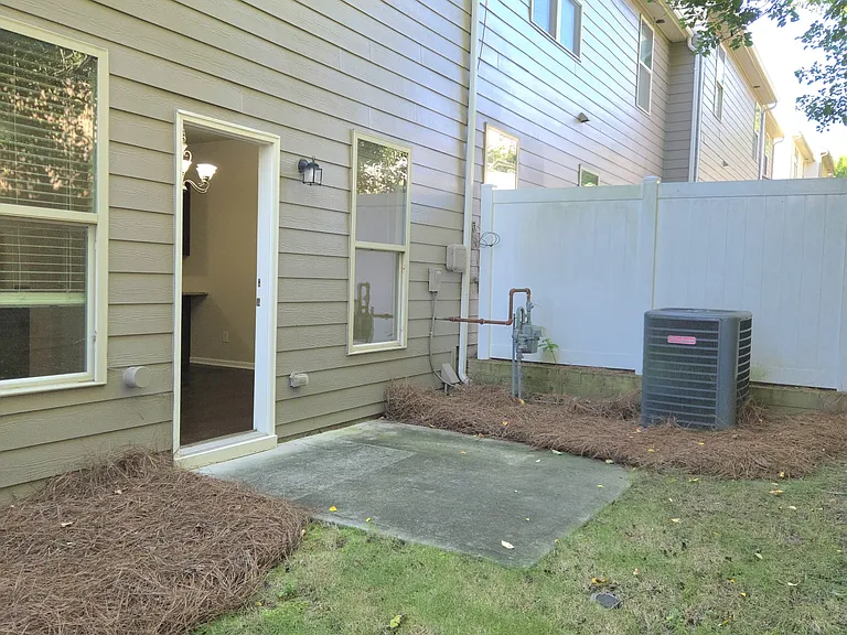 3524 Castleberry Village Cir — Photo 38