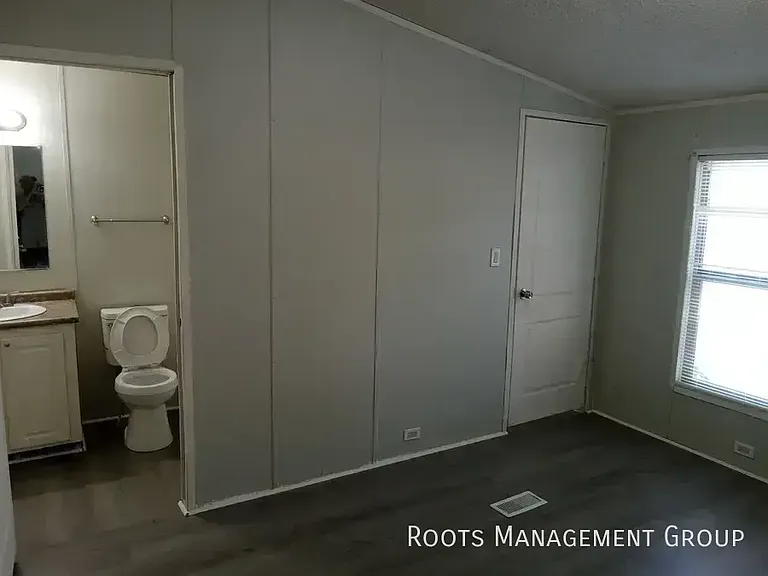 1325 N Franklin St #44 — Photo 6