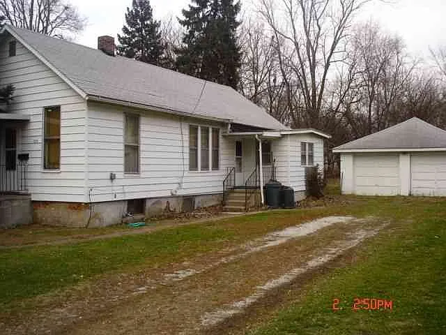 1413 W Olive St photo 1