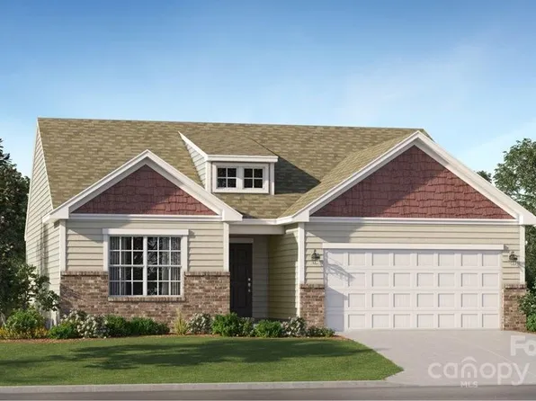 840 Wood Village Dr #83, Edgemoor, SC 29712