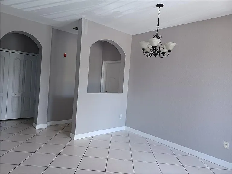 4321 SW 160th Ave #203 — Photo 2