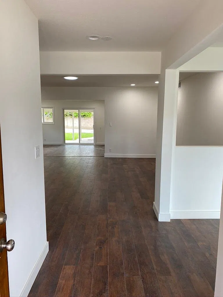 10100 Whitaker Ave — Photo 3