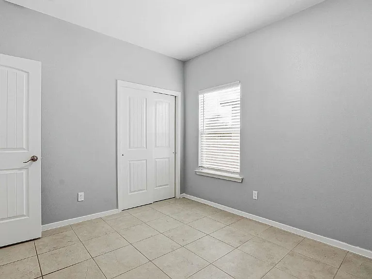 11500 Summer Dr #B — Photo 29