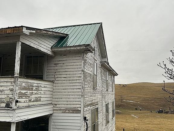 3rd image of 316 Mountain Rd