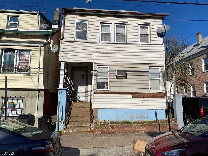 2nd image of 139 Lafayette St