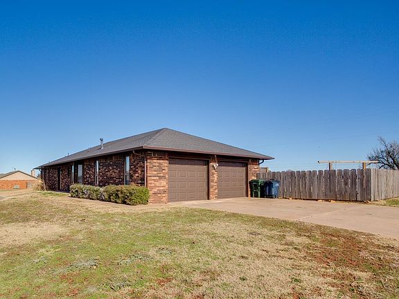 4th image of 1525 Katie Ln