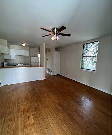 2nd image of 3550 Coliseum St APT 24