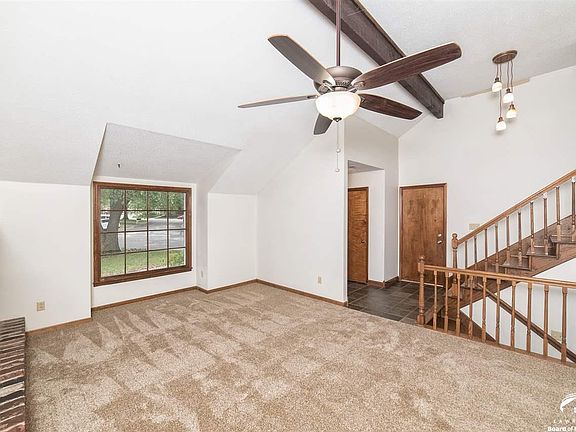 5th image of 310 Woodlawn Pl