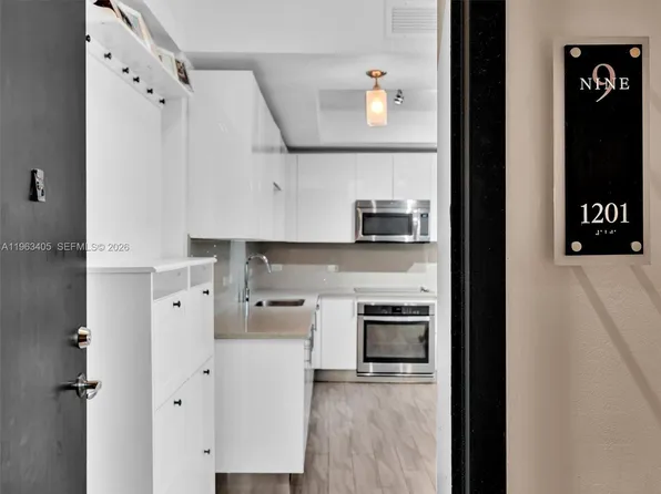 999 SW 1st Ave APT 1201, Miami, FL 33130