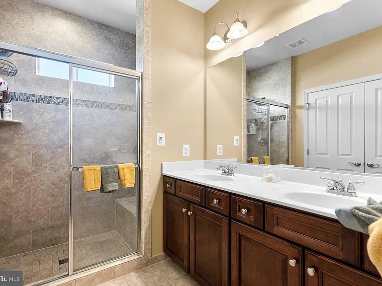 14103 Byrne Park Dr — Photo 10