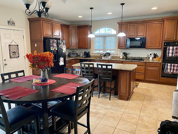 3rd image of 41435 Dauber Way
