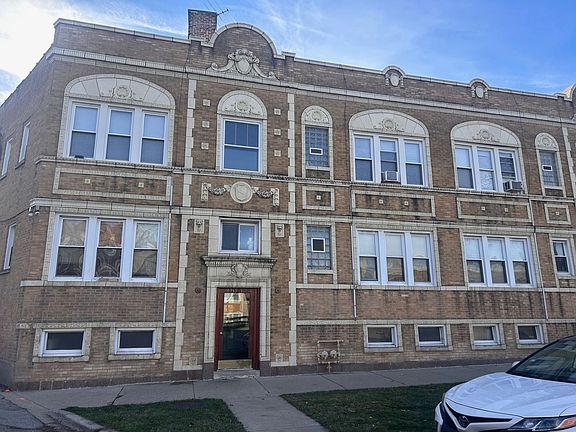 2nd image of 4915 W Berteau Ave #1