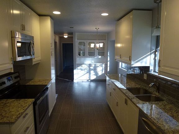4th image of 1831 E Cedar Elm Dr