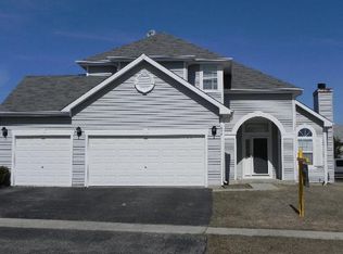 1076 Old Farm Rd, Round Lake, IL 60073