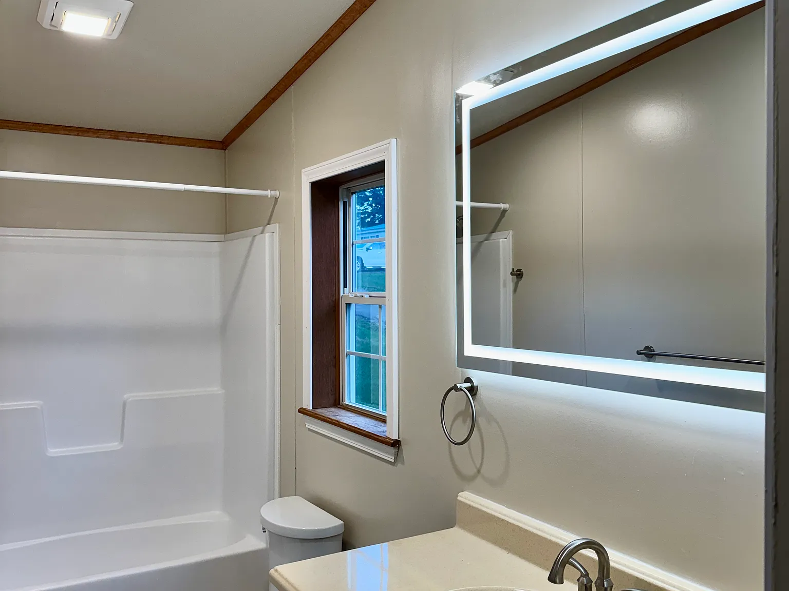 3 bed, 1056 sqft, $1,200 — Photo 4