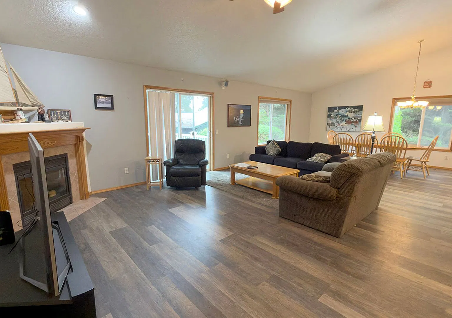 90587 Lake View Rd, Warrenton, OR 97146 — Photo 1