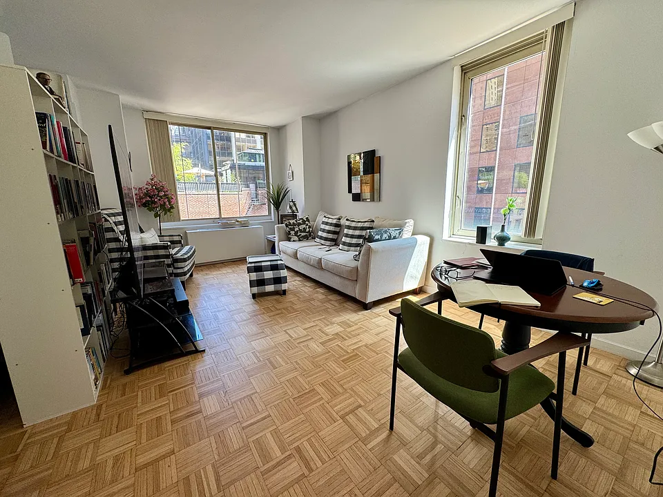 145 E 48th St #10G