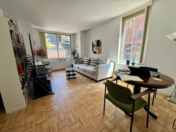 145 E 48th St, New York, NY