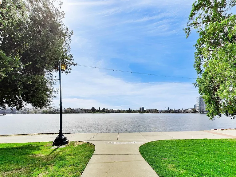 1 Lakeside Dr #1509 — Photo 34