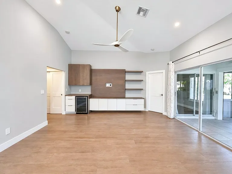 20822 Country Barn Dr — Photo 13