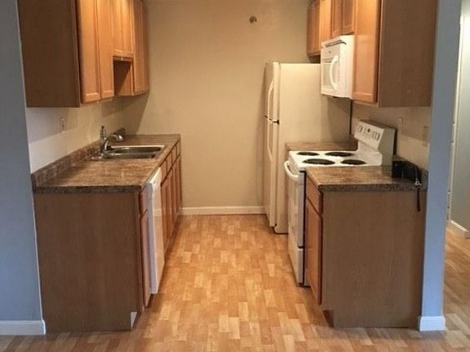1st image of 537 Abbott Farm Ln #7