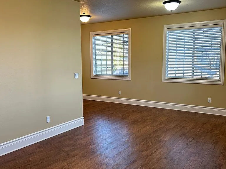 2320 NW Grant Ave #101 — Photo 5