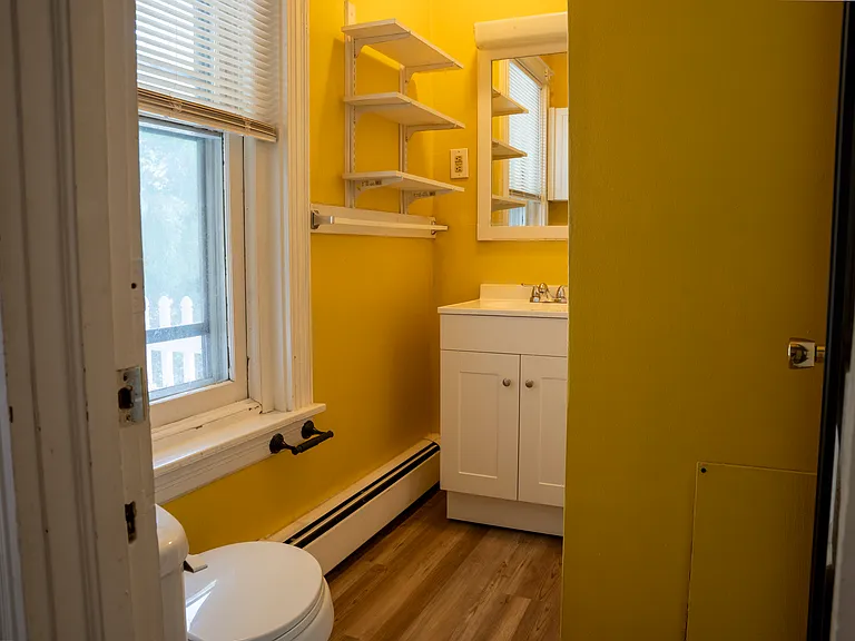 462 N Charlotte St #B — Photo 8
