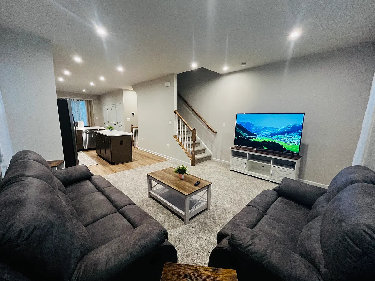 Living Space & Attached Half Bathroom - - 4944 Dunhaven Dr