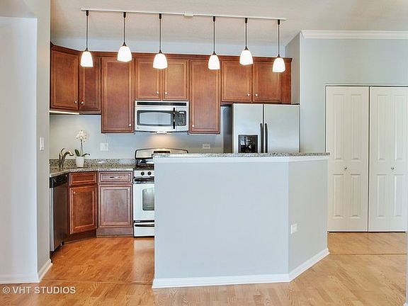 4th image of 1228 Emerson St Unit 203